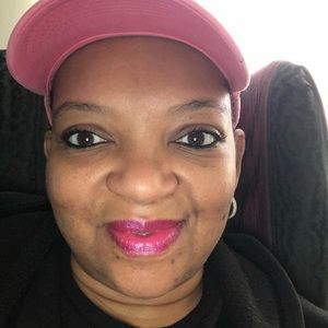 Meet your Posher, Andrika